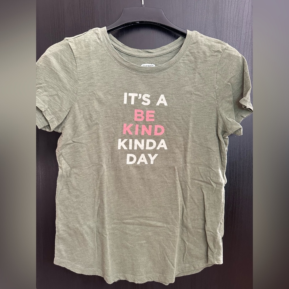 Old Navy Graphic T-Shirt